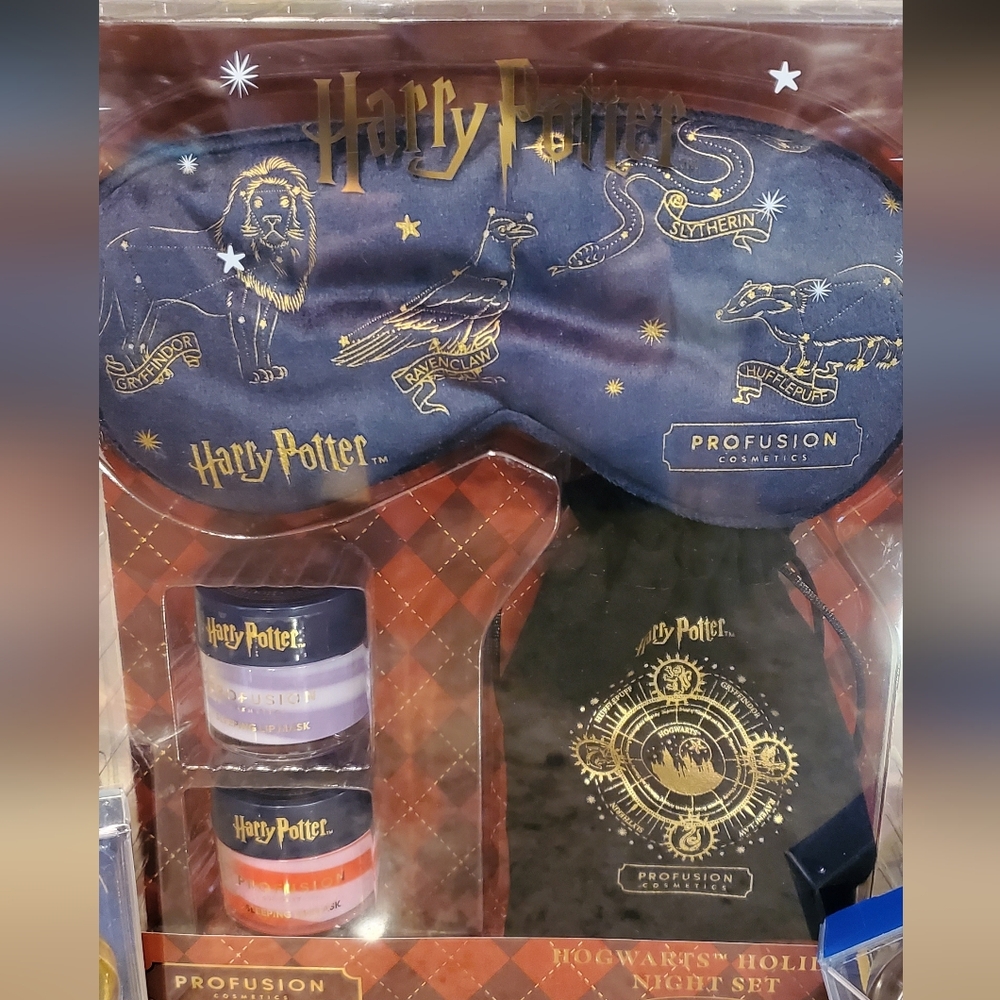 Profusions Harry‎ Potter Hogwarts Holiday Night Set Golden Snitch Chocolate Frog - Picture 6 of 7